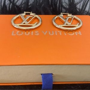 LOUIS VUITTON LOUIS HOOP GM EARRINGS - Gold Color Finish
